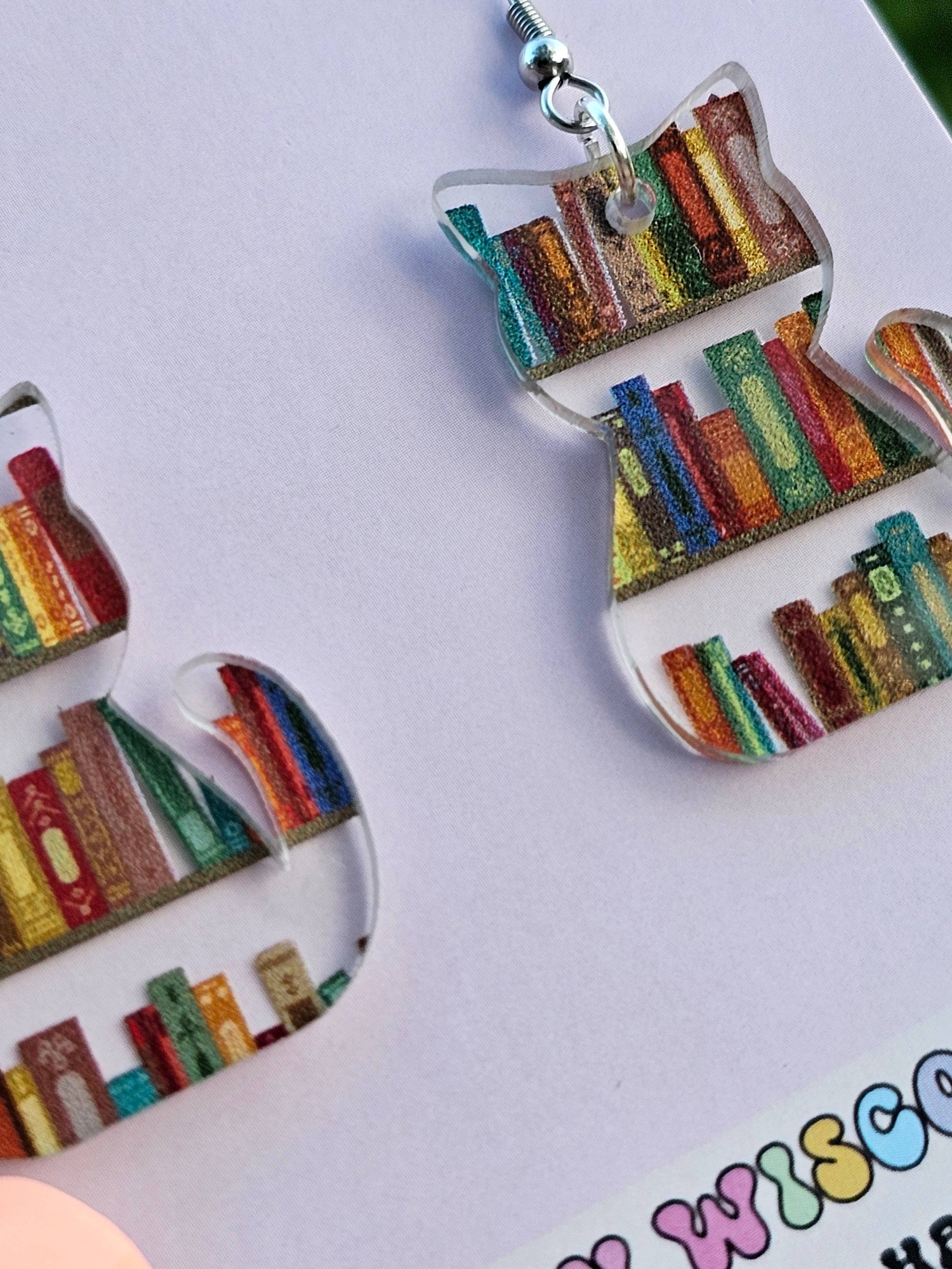 Bookshelf Cat Earrings